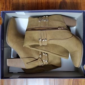Jennifer Lopez Cognac Boots